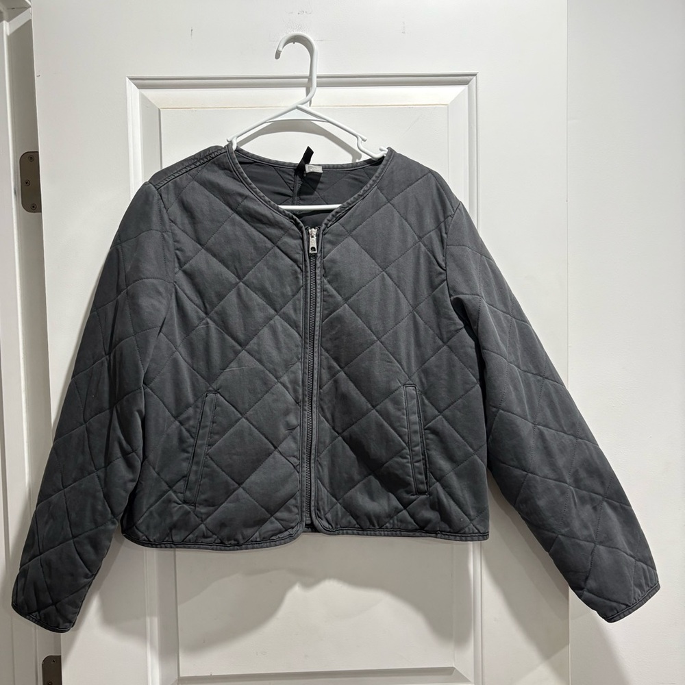 Women’s gray quilted jacket in Large
